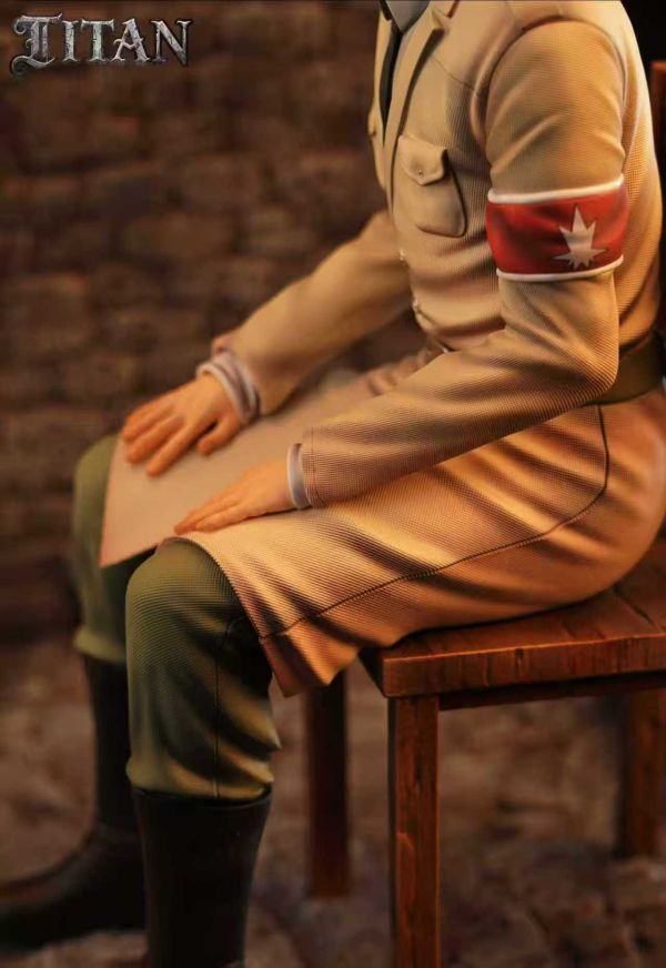 【預定】TITAN 名場面系列 萊納你坐 