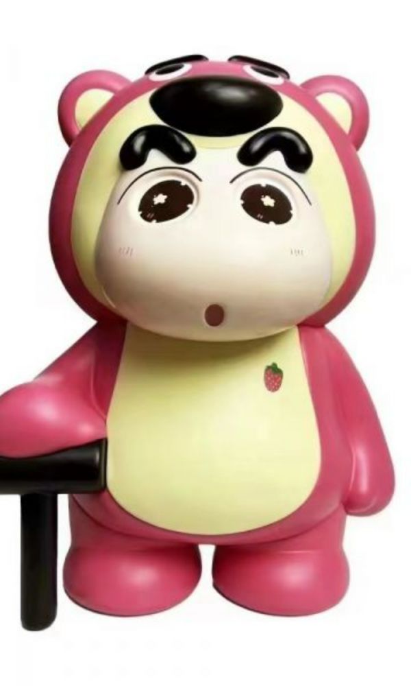 【海外代購】【28CM】Unconstrained art space 蠟筆小新草莓熊400%  