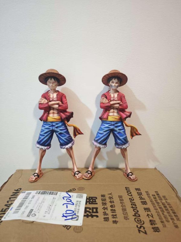 【預定】AW 抱胸橡皮人 路飛 