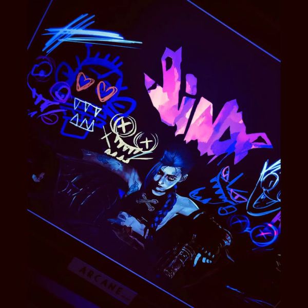 【海外代購】千鳥社 《英雄聯盟：雙城之戰》金克絲暴暴Jinx螢光潮流裝飾畫 