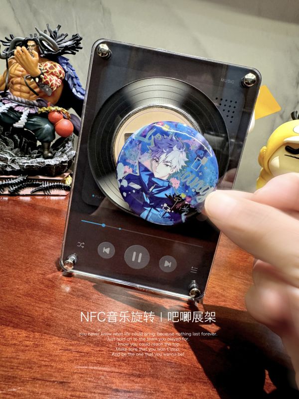 【海外代購】萌萌匠 音樂旋轉唱片 吧唧託我推谷美 桌面擺件 