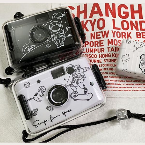 【eYe攝影】現貨 太空人 卡通底片相機 LOMO 交換禮物 生日禮物 兒童相機 5米防水 文青相機 135 膠片 軟片 