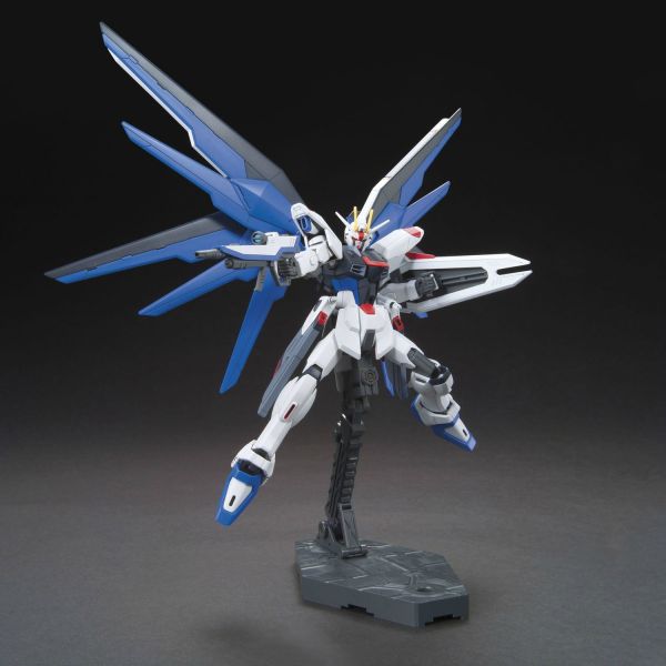 【鋼普拉】現貨 BANDAI《機動戰士鋼彈SEED》HGCE 1/144 #192 ZGMF-X10A FREEDOM GUNDAM 自由鋼彈 新生式樣 【鋼普拉】BANDAI《機動戰士鋼彈SEED》HGCE 1/144 #192 ZGMF-X10A FREEDOM GUNDAM 自由鋼彈 新生式樣