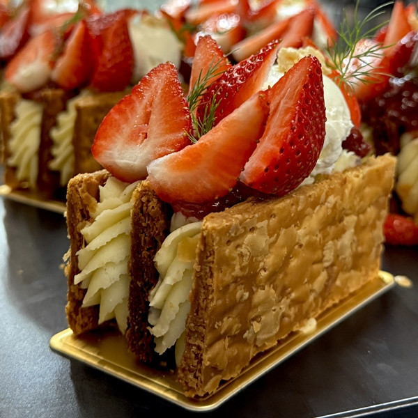 草莓3次方千層酥 