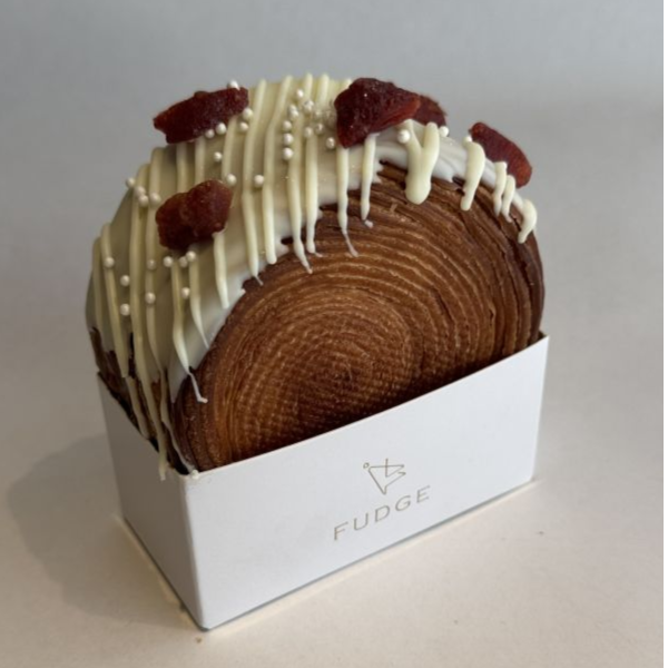 草莓大黃根紐約捲 草莓 大黃根 依思尼AOP發酵奶油 外交官奶餡 果醬