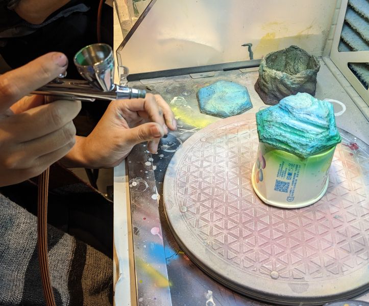 2025年7月4日 水泥捏捏微景創作｜噴筆 X 水泥盆器工作坊 