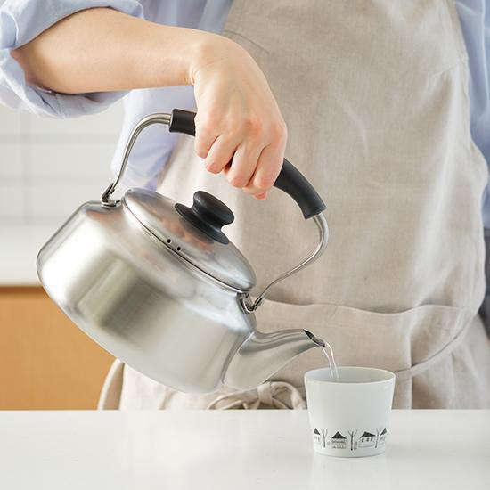 柳宗理 霧面不鏽鋼水壺 2.5L 