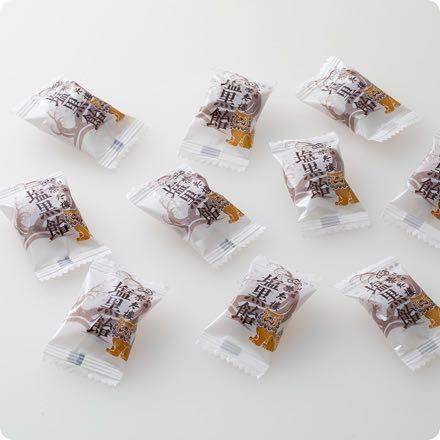榮太樓 沖繩縣產 鹽黑飴 