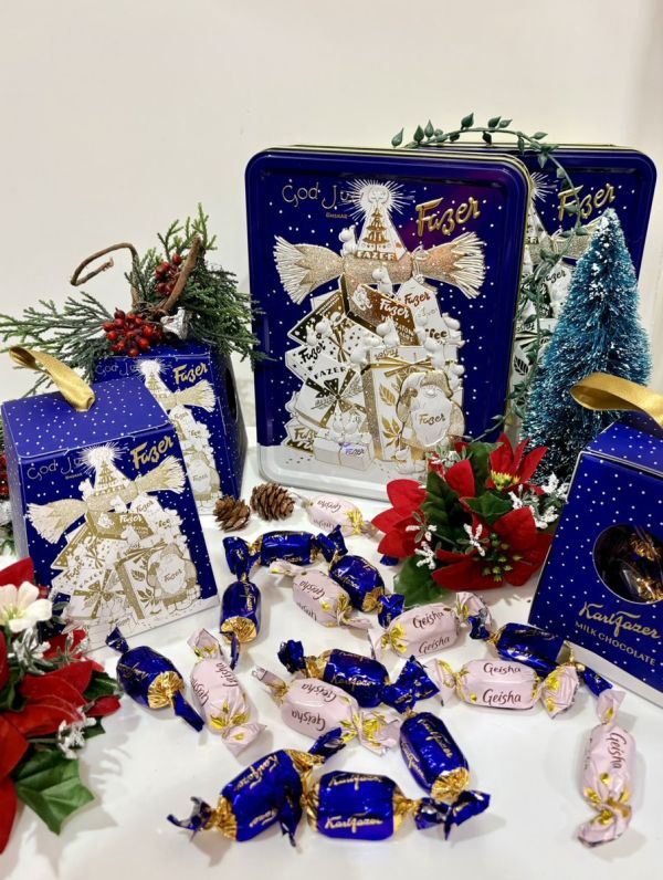 **預購**  Fazer 嚕嚕米 綜合巧克力聖誕浮雕鐵盒(藍) 