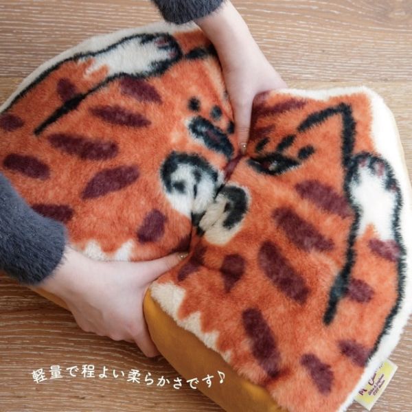 CDF Momonga 動物造型腰枕 