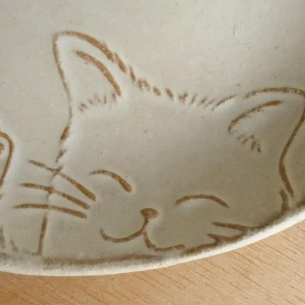 Kinari益子燒 浮雕貓咪圓盤 