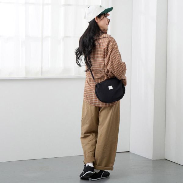 ROOTOTE 標誌素色橢圓側背包 