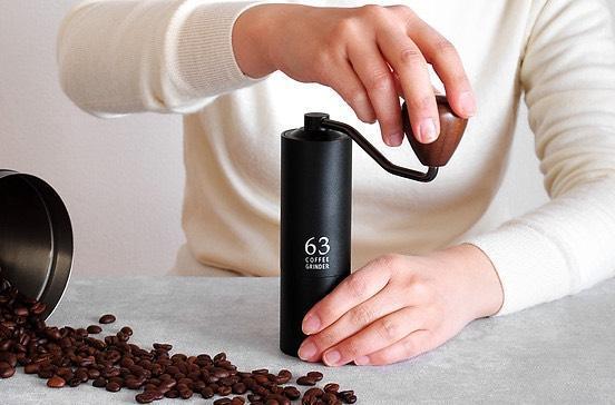 63 手搖咖啡豆研磨器 
