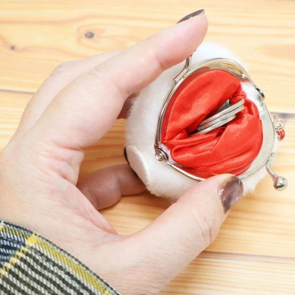 Otegama 長尾山雀毛絨珠扣零錢包 