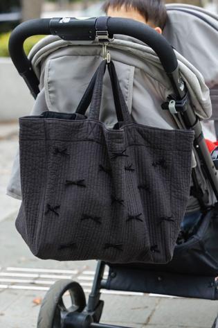 Gypsohila 蝴蝶結絎縫斜背手提袋 