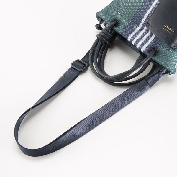 Rootote 鋪棉網格跳色小水桶包 