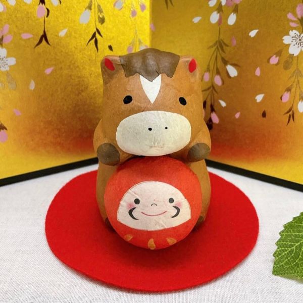 龍虎作 招福干支馬抱達摩和紙擺設 