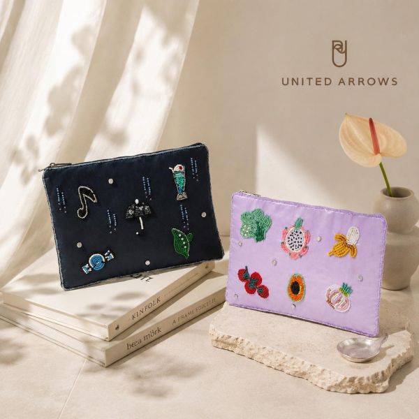UNITED ARROWS珠珠刺繡亮面扁平收納包 
