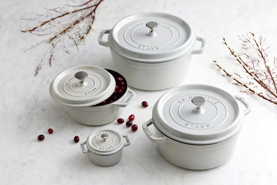 Staub 經典圓形琺瑯鑄鐵鍋 22cm 