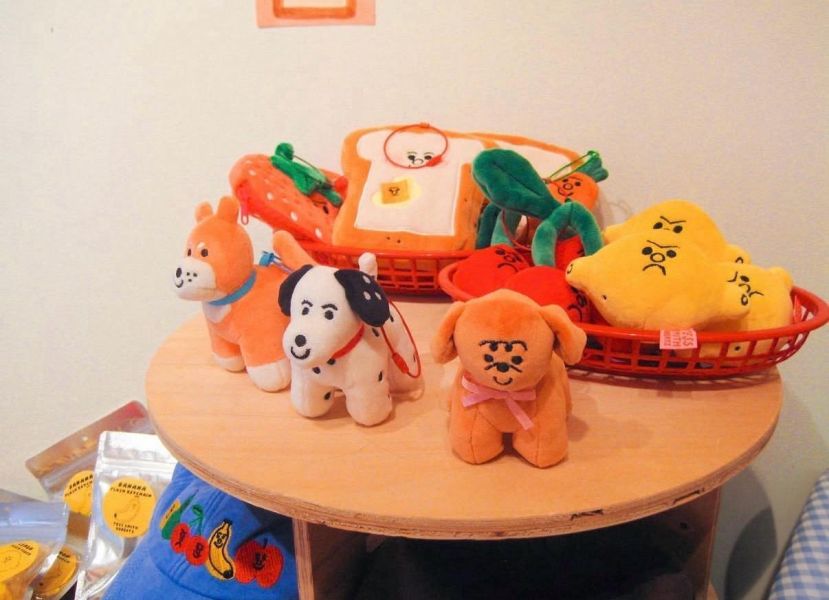 The Bee's Knees愛心草莓/吐司收納包線圈吊飾 