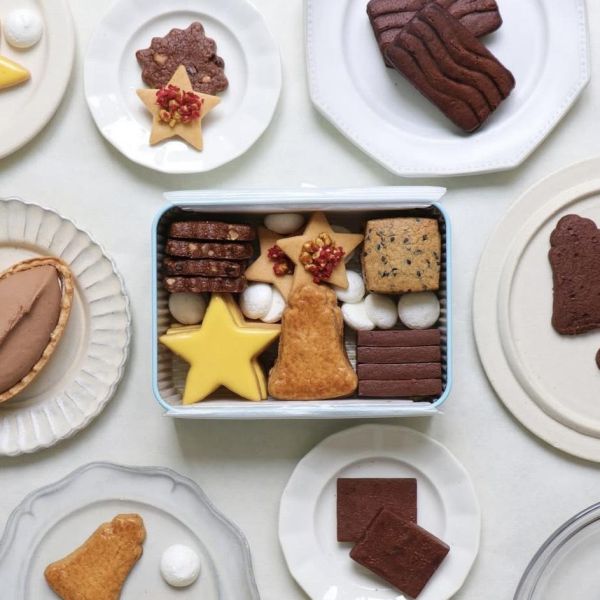 **預購**THE CAMPANELLA  TOKYO 綜合手工餅乾浮雕鐵盒 