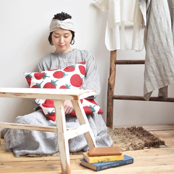 marimekko 滿版草莓抱枕套 