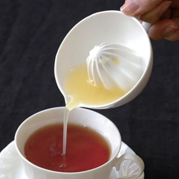 南海通商 純白茶杯造型陶瓷榨汁器 