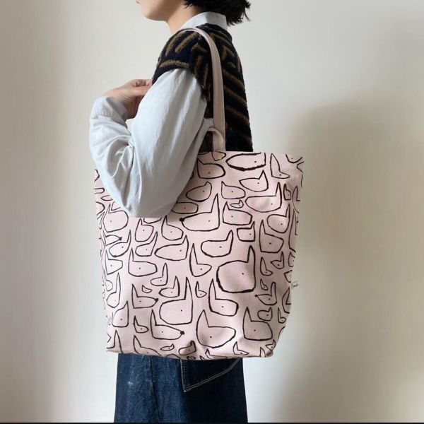 mina perhonen皆川明 滿版線條狗帆布袋M 