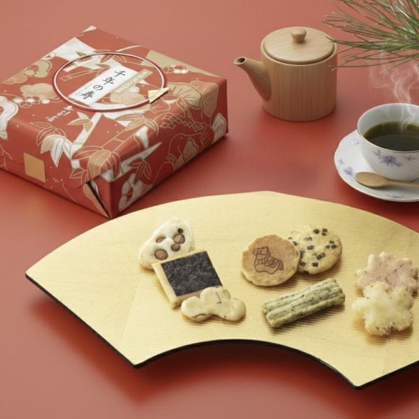 小倉山莊 千年之壽山春秋鐵盒 16袋入 