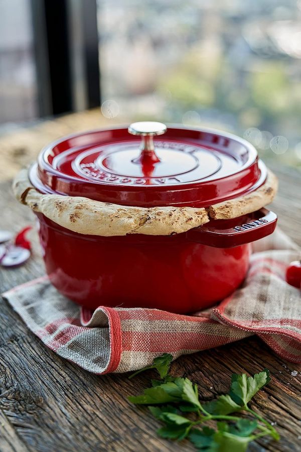 Staub 經典圓形琺瑯鑄鐵鍋 24cm 