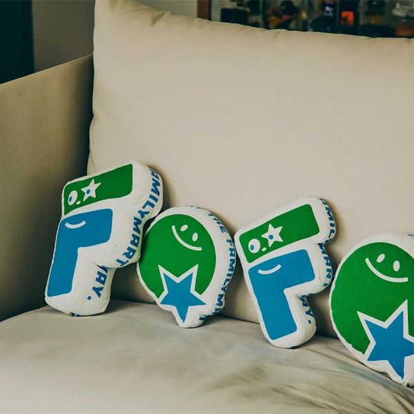 FAMIMA 復刻Logo復刻抱枕 