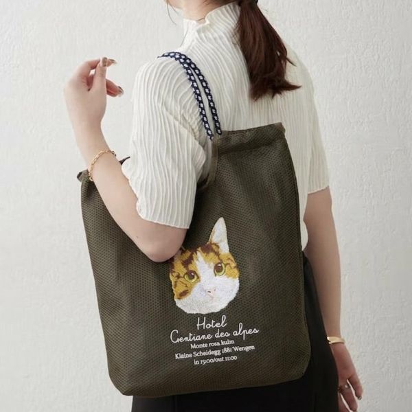 SOBIA 貓咪大臉刺繡網眼托特包 