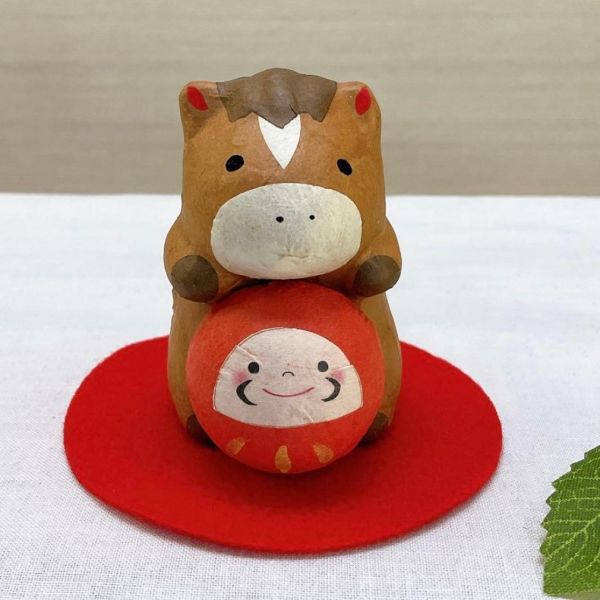 龍虎作 招福干支馬抱達摩和紙擺設 