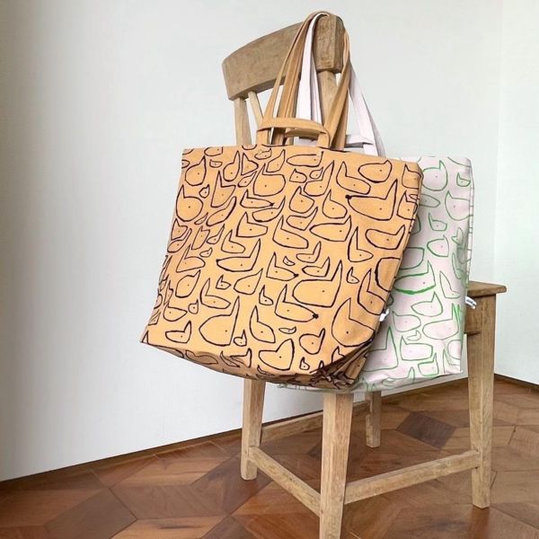 mina perhonen皆川明 滿版線條狗帆布袋M 