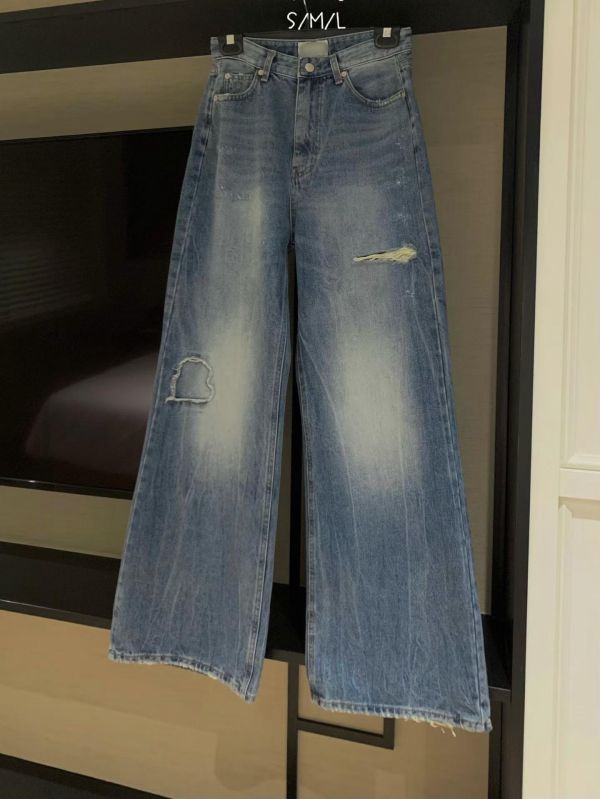 一年四季都能反覆搭配-水洗刷色微破直筒丹寧 