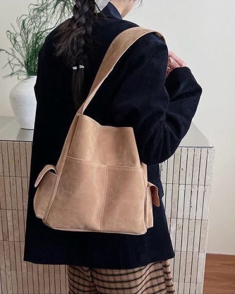 焦糖柔霧麂皮肩背包(3色) 