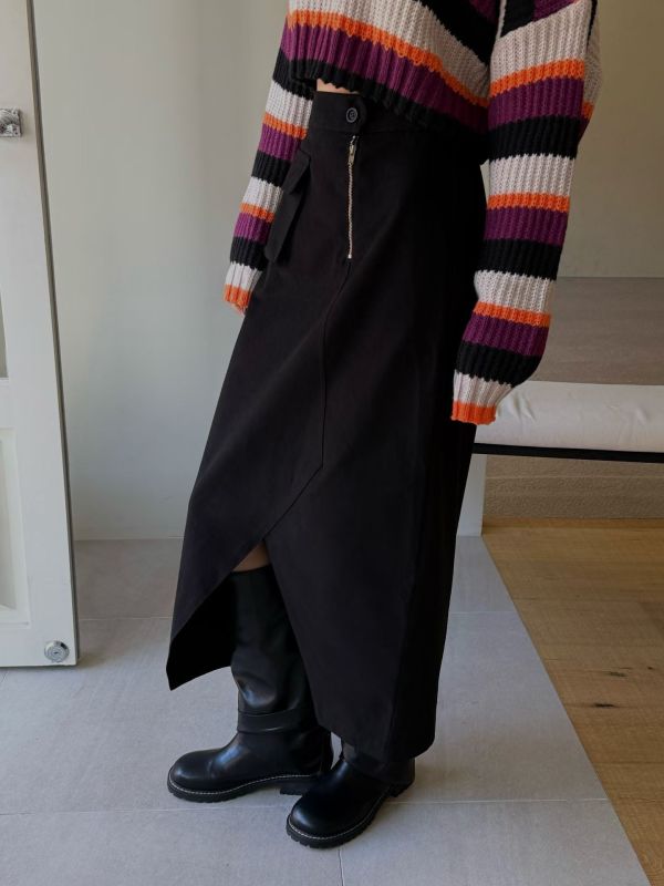 輕盈俐落不對稱開衩長裙(2色) 