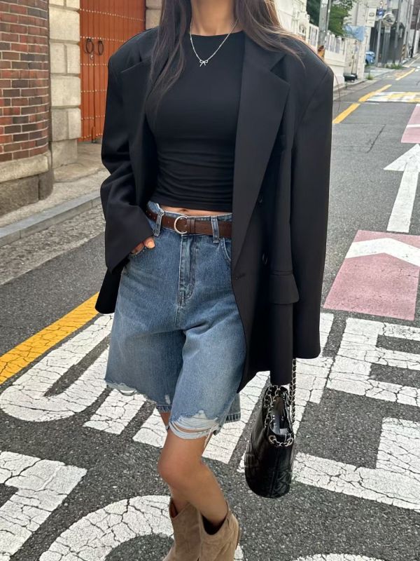 時髦的5分丹寧褲 