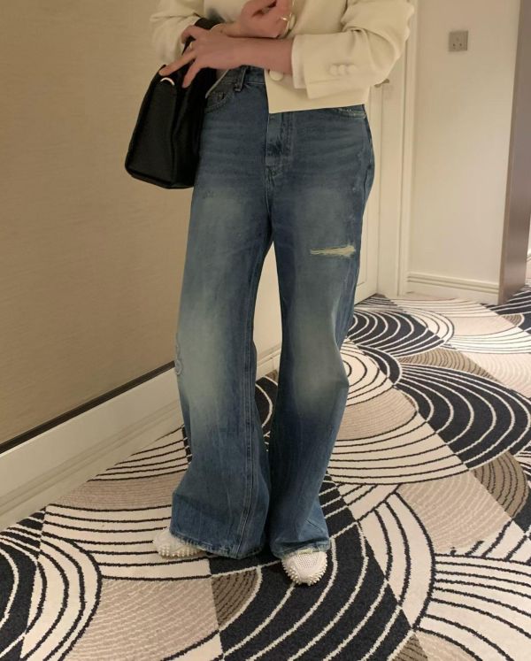 一年四季都能反覆搭配-水洗刷色微破直筒丹寧 