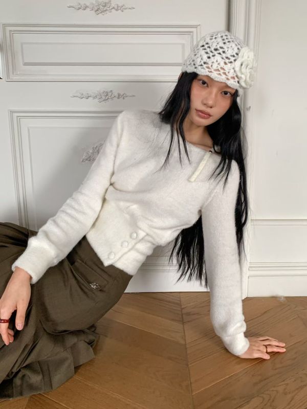 單穿就很有女人味-微短版毛絨上衣(4色) 