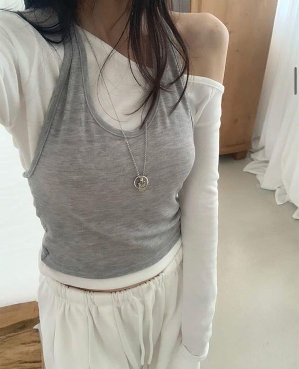 不是太刻意的小性感-繞脖上衣() 