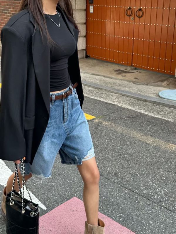 時髦的5分丹寧褲 