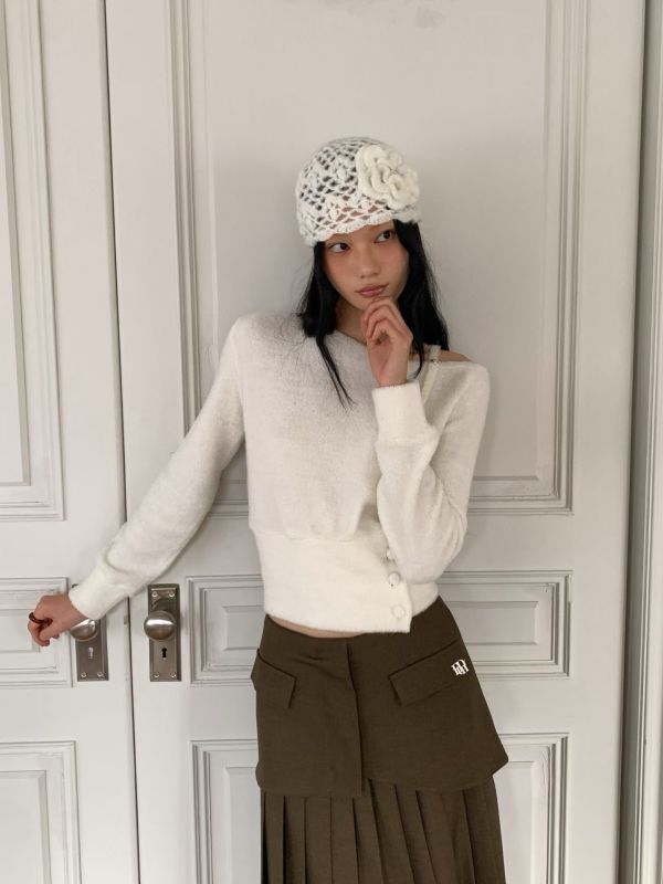 單穿就很有女人味-微短版毛絨上衣(4色) 