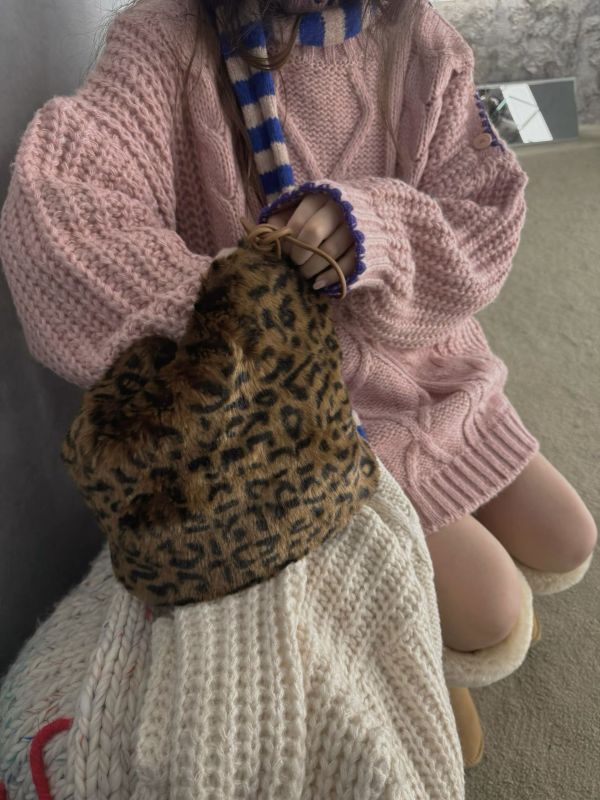 冬天只想穿這件-粗針配色毛衣(2色) 