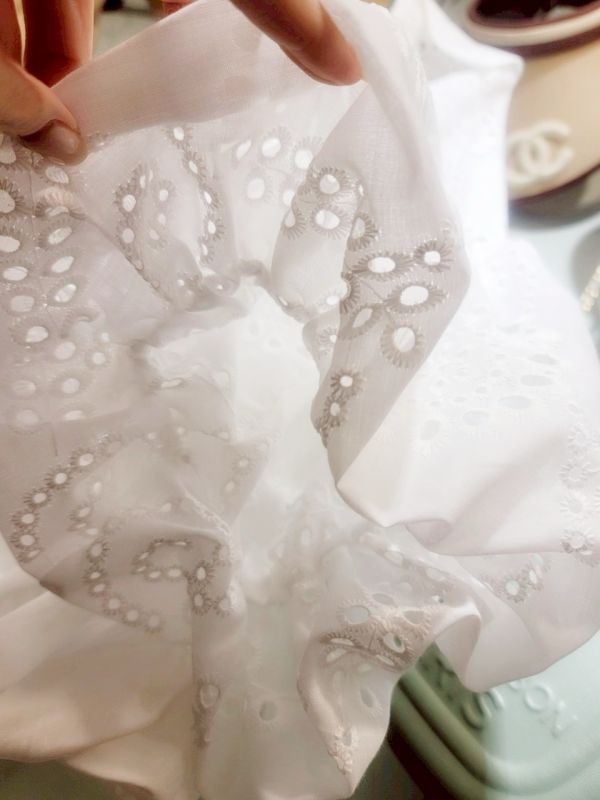 迷人的小蓬袖蕾絲襯衫 