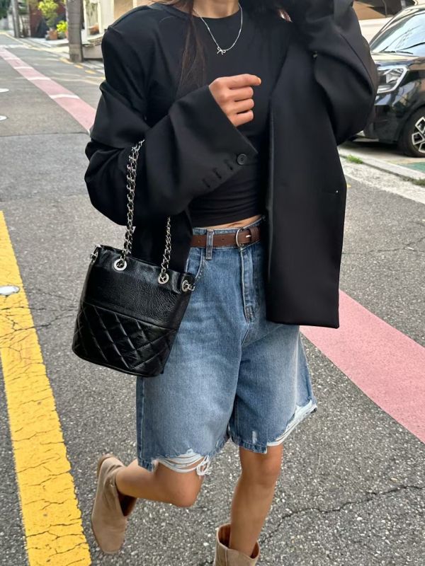 時髦的5分丹寧褲 