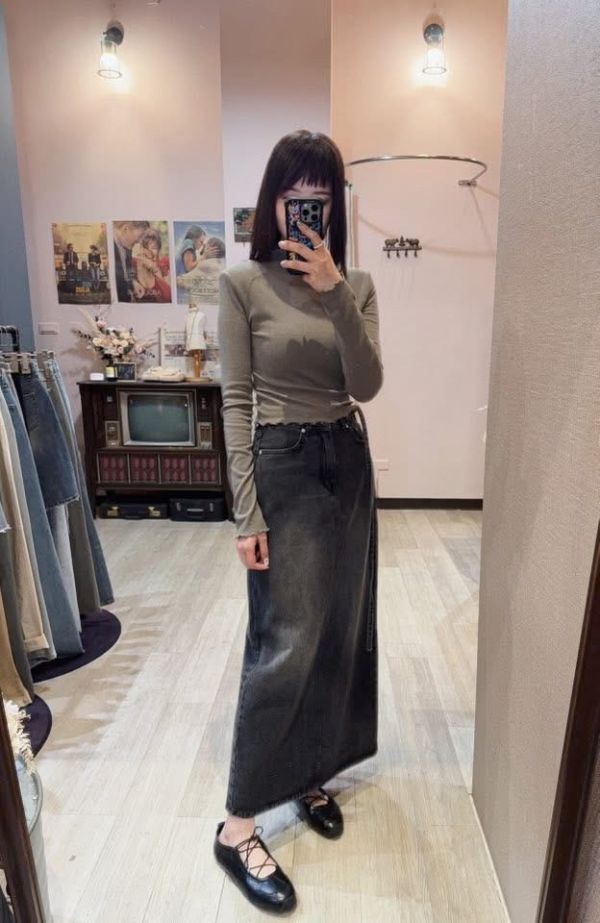 微捲邊設計高領墊肩tee(4色) 