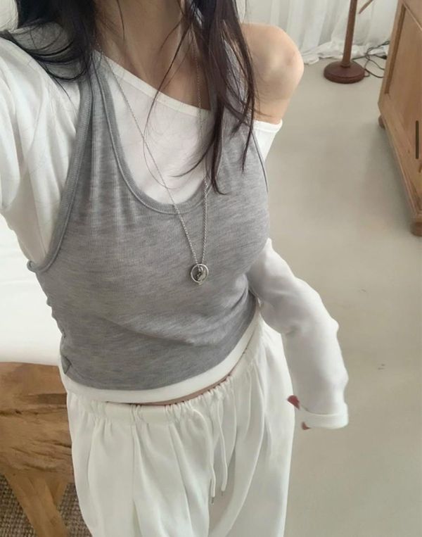 不是太刻意的小性感-繞脖上衣() 