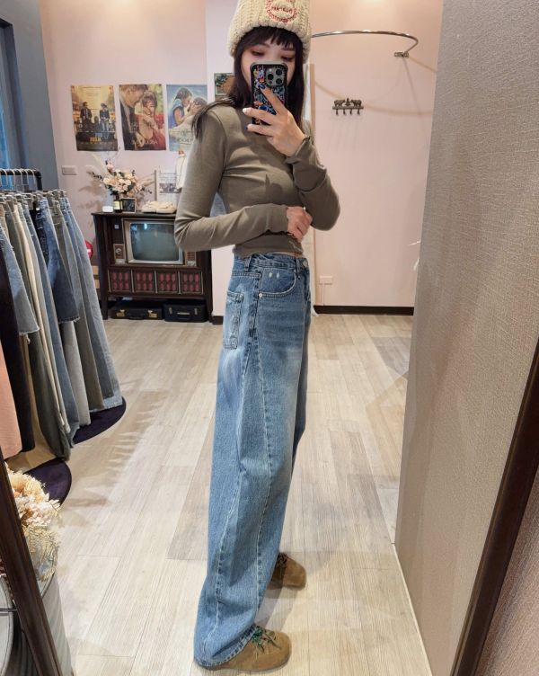 經典微寬鬆刷破丹寧褲 