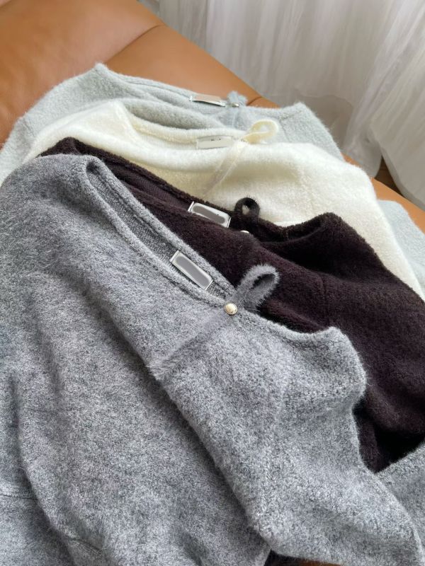 單穿就很有女人味-微短版毛絨上衣(4色) 